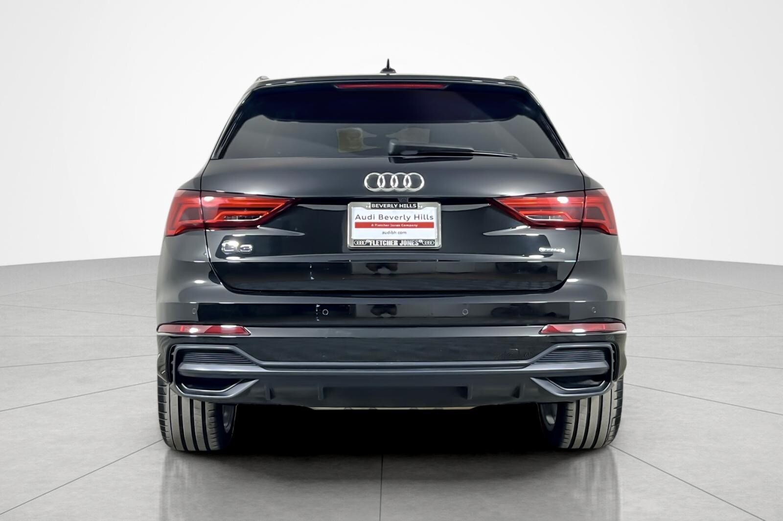 2021 Audi Q3 S line Premium 45 TFSI photo 4