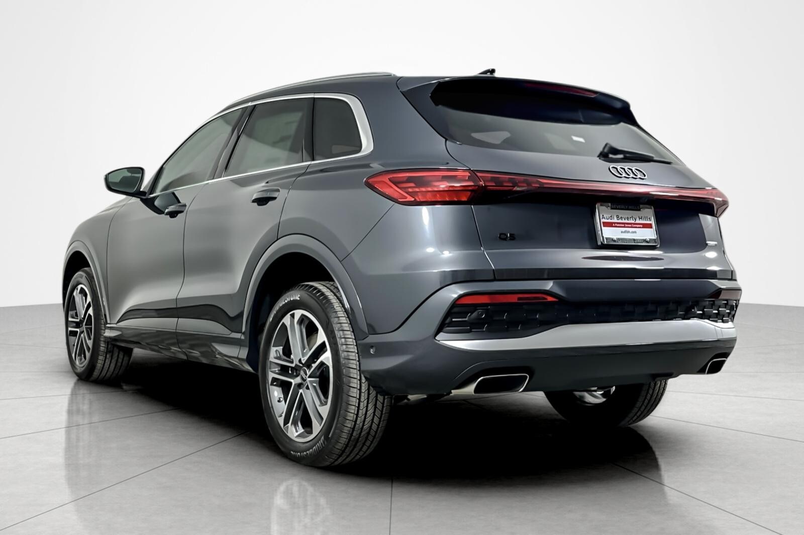 2025 Audi Q5 Premium TFSI photo 4