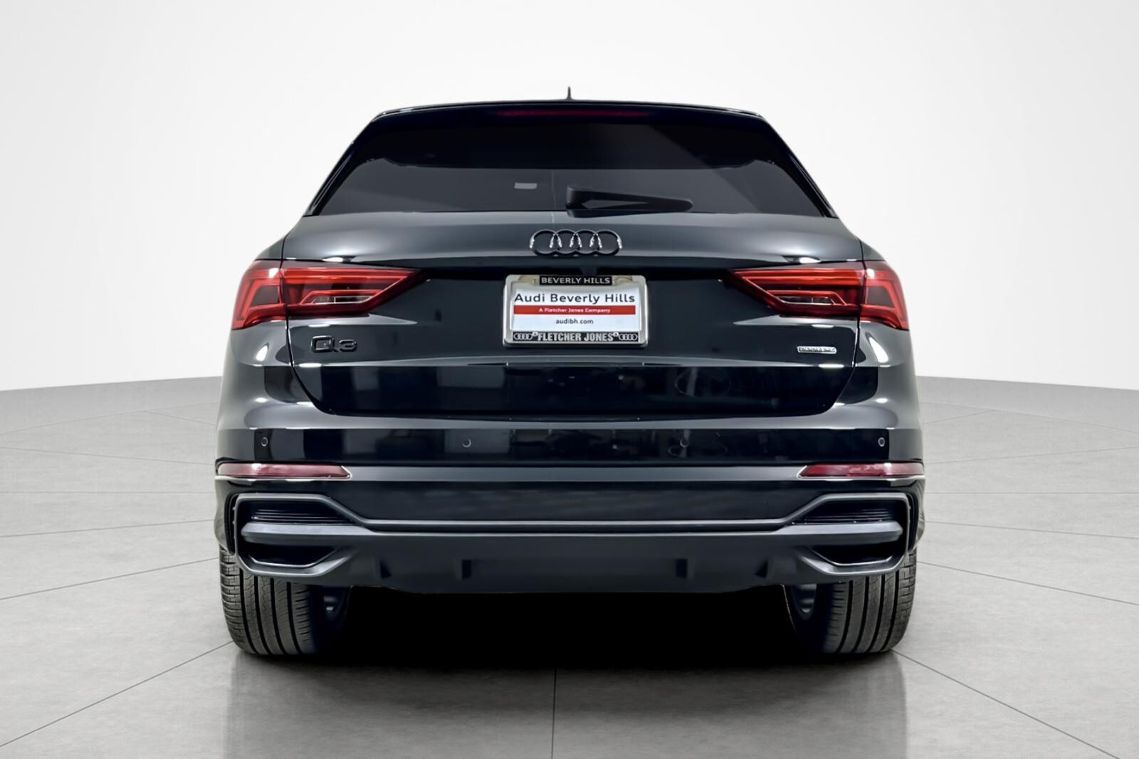 2025 Audi Q3 S line Premium 45 TFSI photo 4