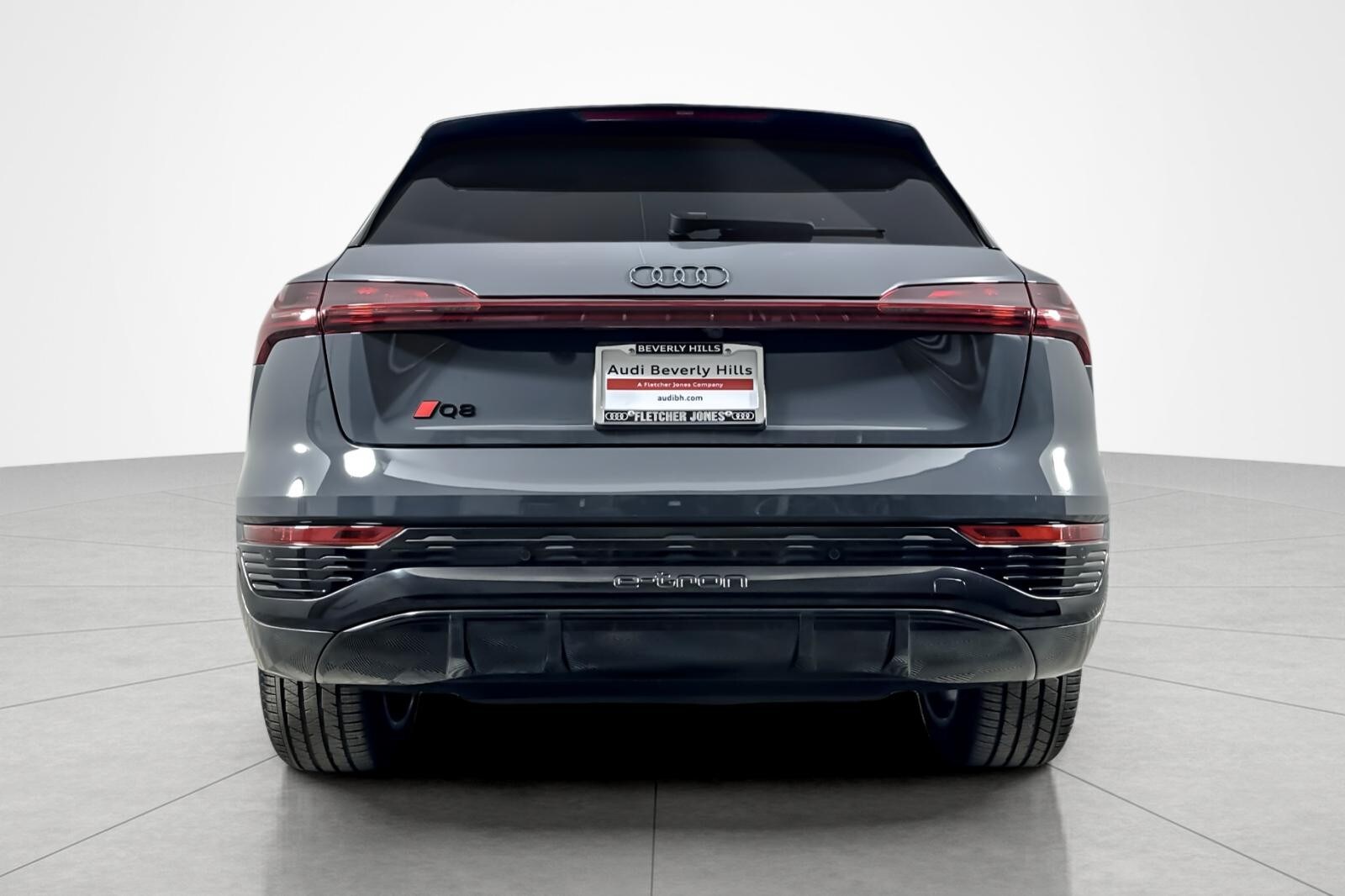 2024 Audi Q8 E-tron Prestige photo 4