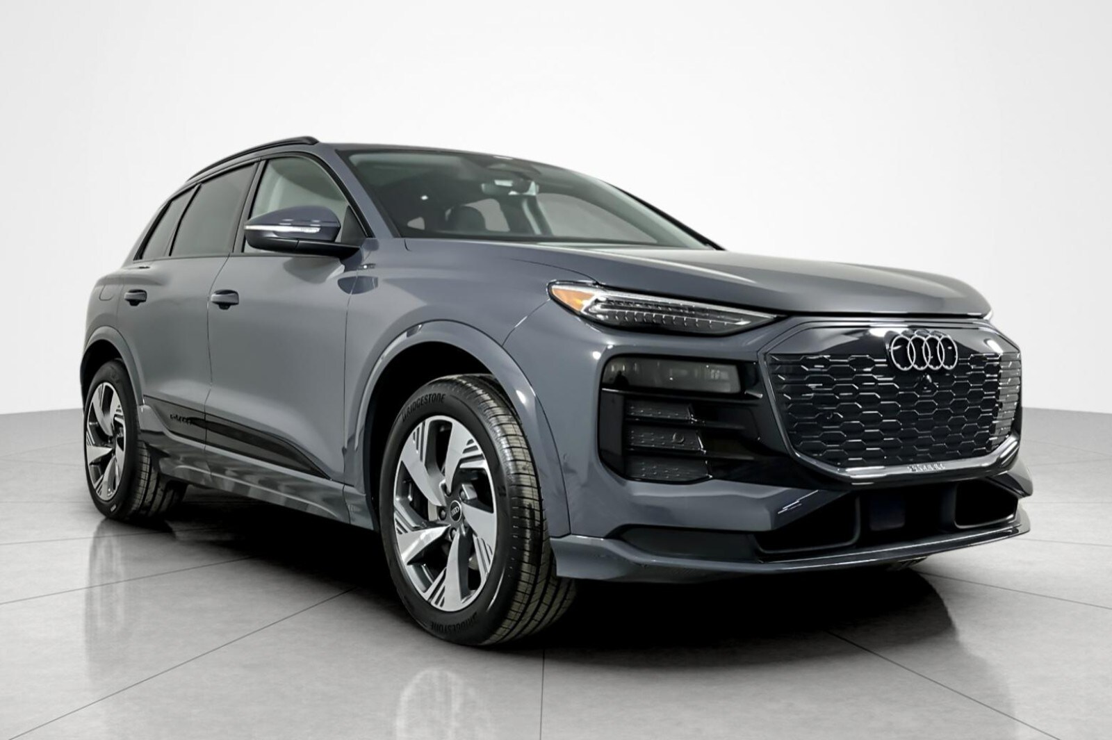 2025 Audi Q6 E-tron Premium photo 2