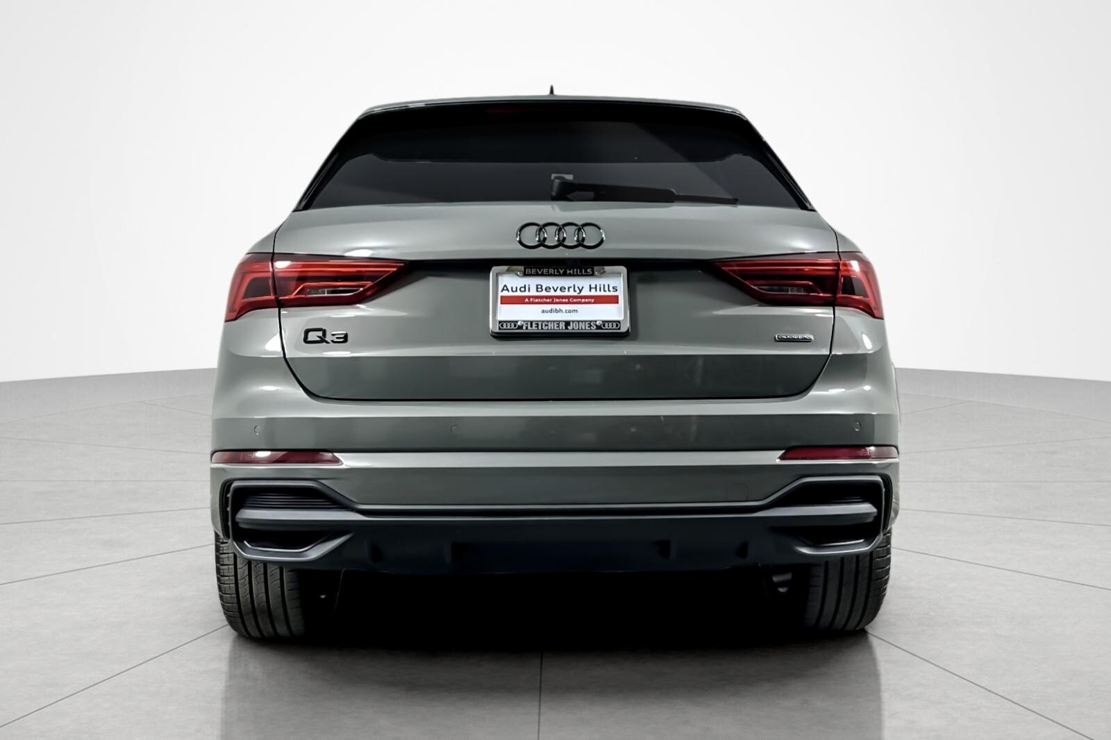 2025 Audi Q3 S line Premium 45 TFSI photo 4