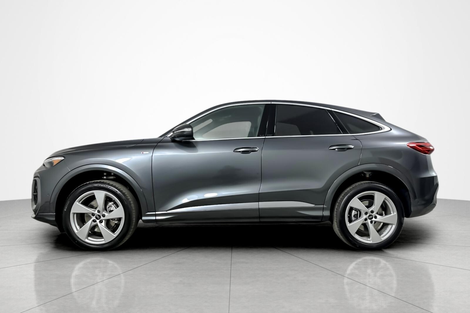 2025 Audi Q5 Sportback Premium Plus TFSI photo 3
