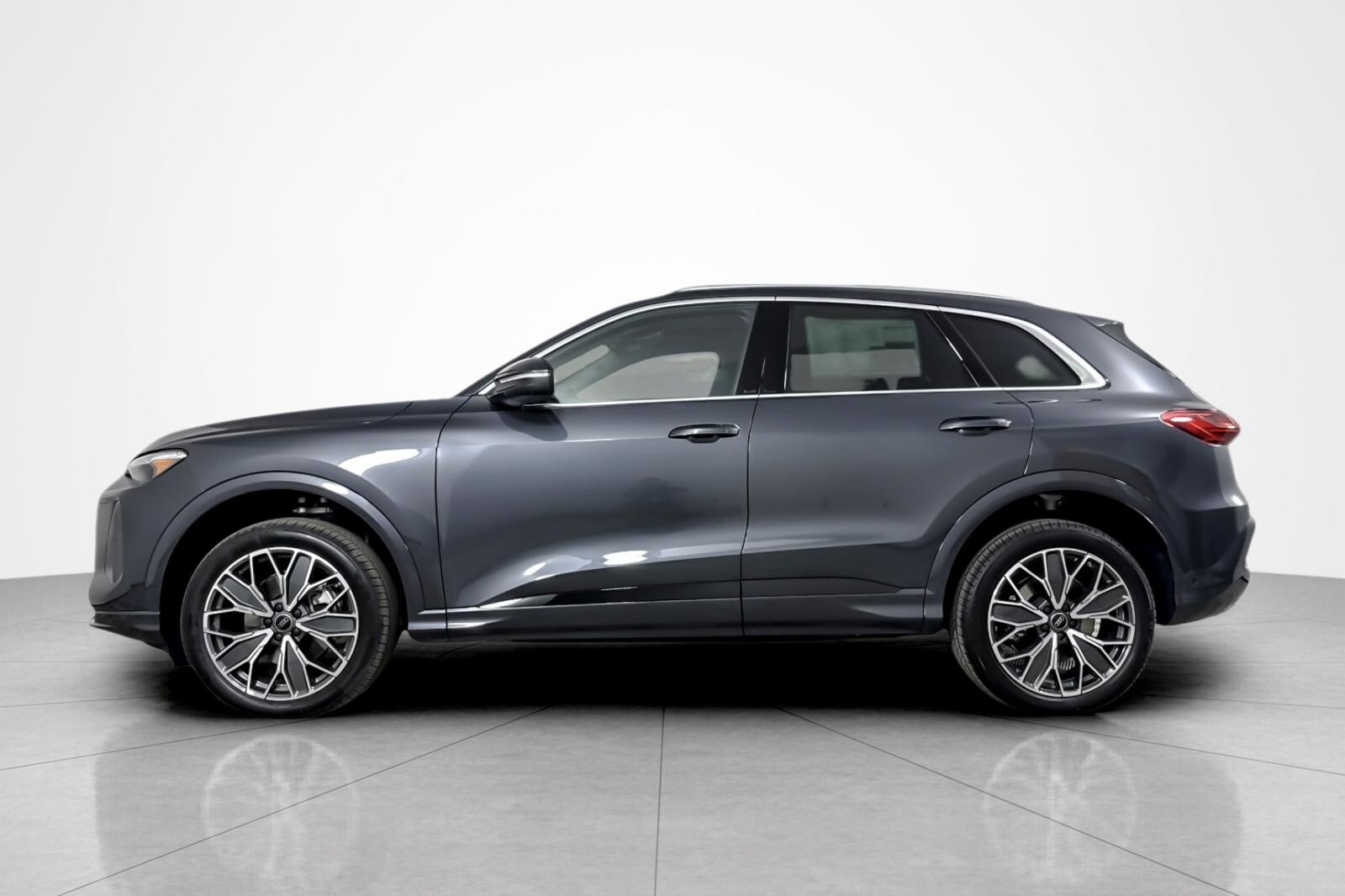 2025 Audi Q5 Prestige TFSI Premium photo 3