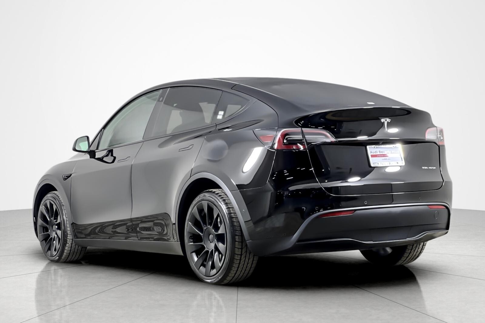 2022 Tesla Model Y Long Range photo 3