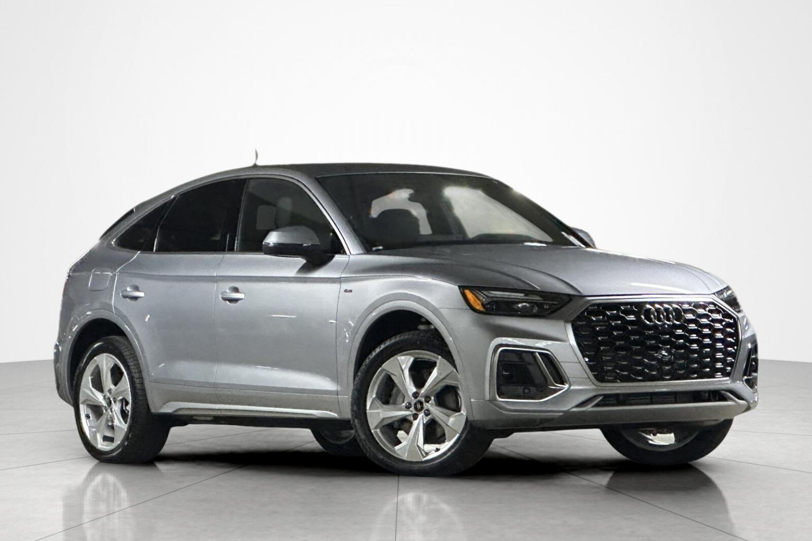 2025 Audi Q5 Sportback 45 S line Premium Plus photo 2