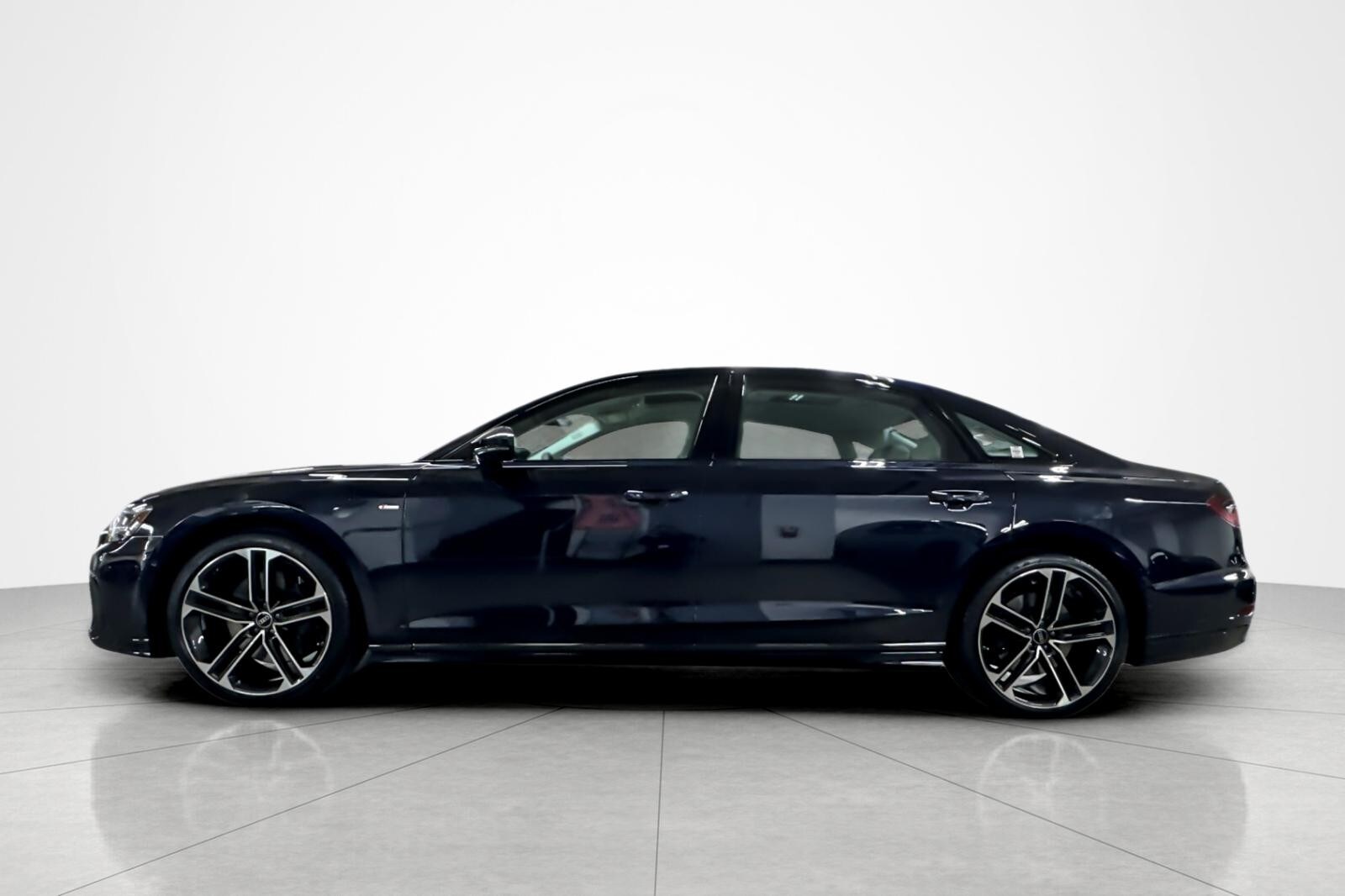 2025 Audi A8 L 55 TFSI Quattro photo 2