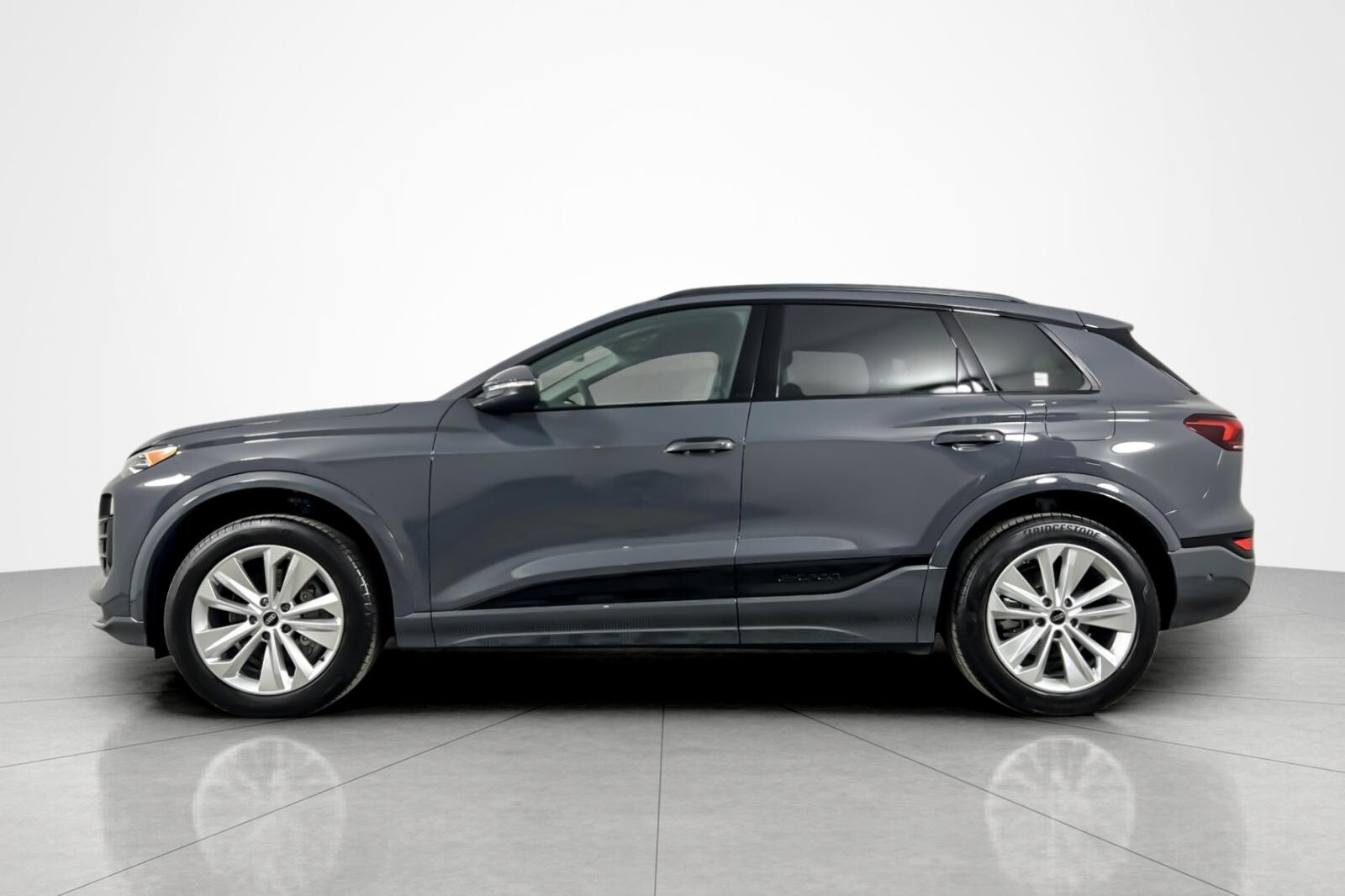 2025 Audi Q6 E-tron Premium photo 2