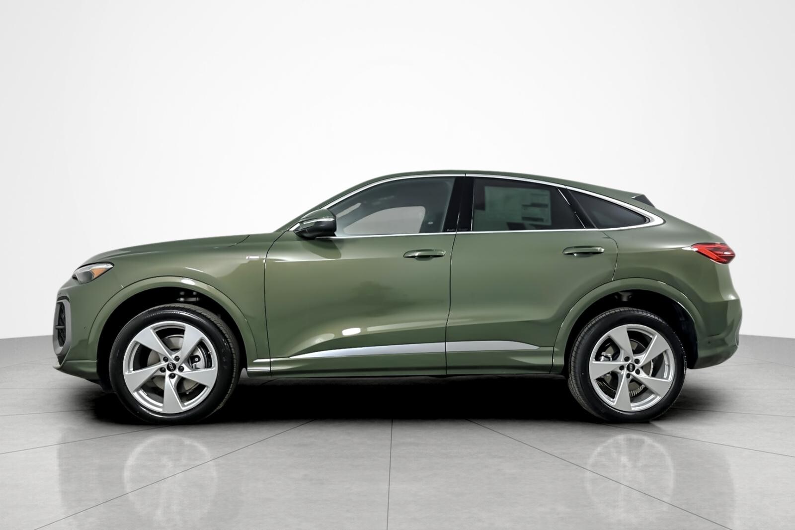 2025 Audi Q5 Sportback Premium Plus TFSI photo 3