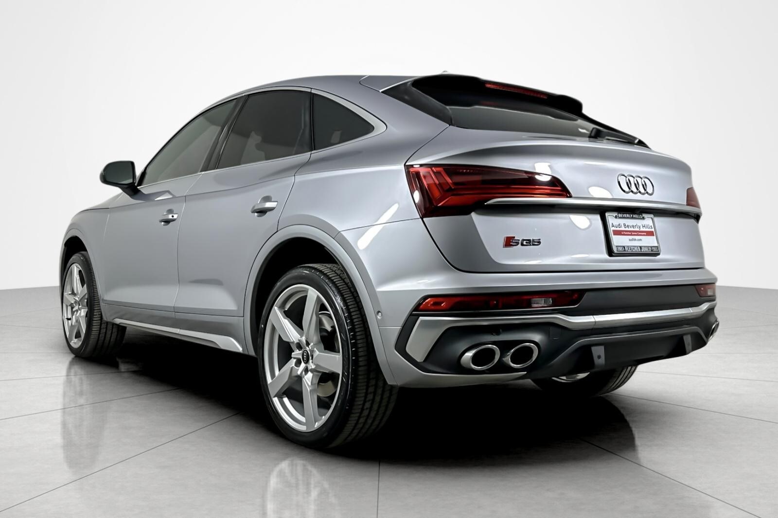 2023 Audi SQ5 Prestige photo 3
