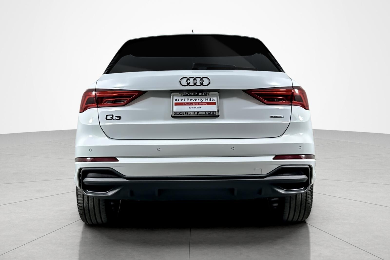 2025 Audi Q3 S line Premium 45 TFSI photo 4