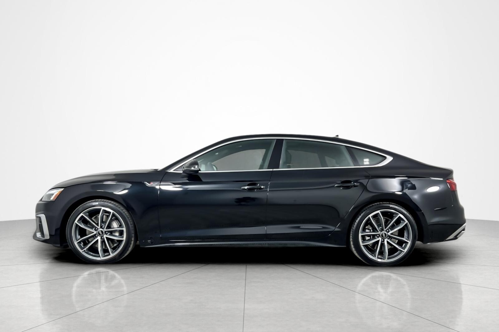 2024 Audi A5 S line Premium Plus 45 TFSI Quattro photo 2