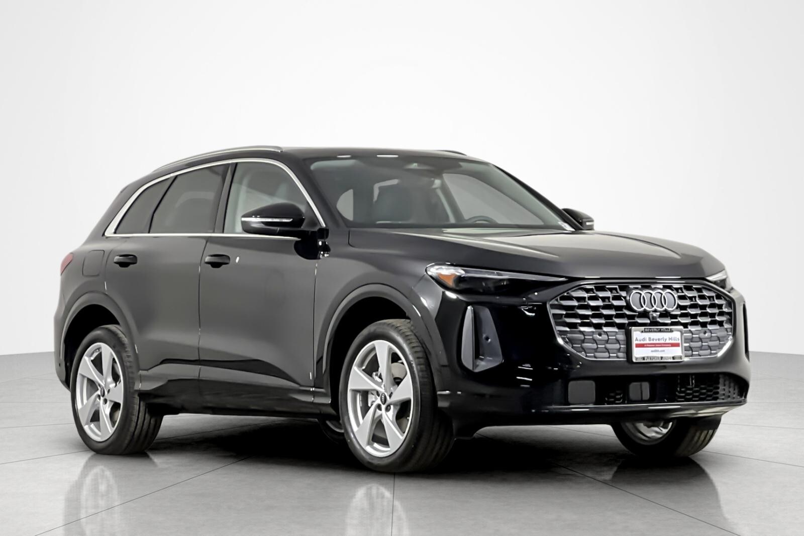 2025 Audi Q5 Premium Plus photo 2