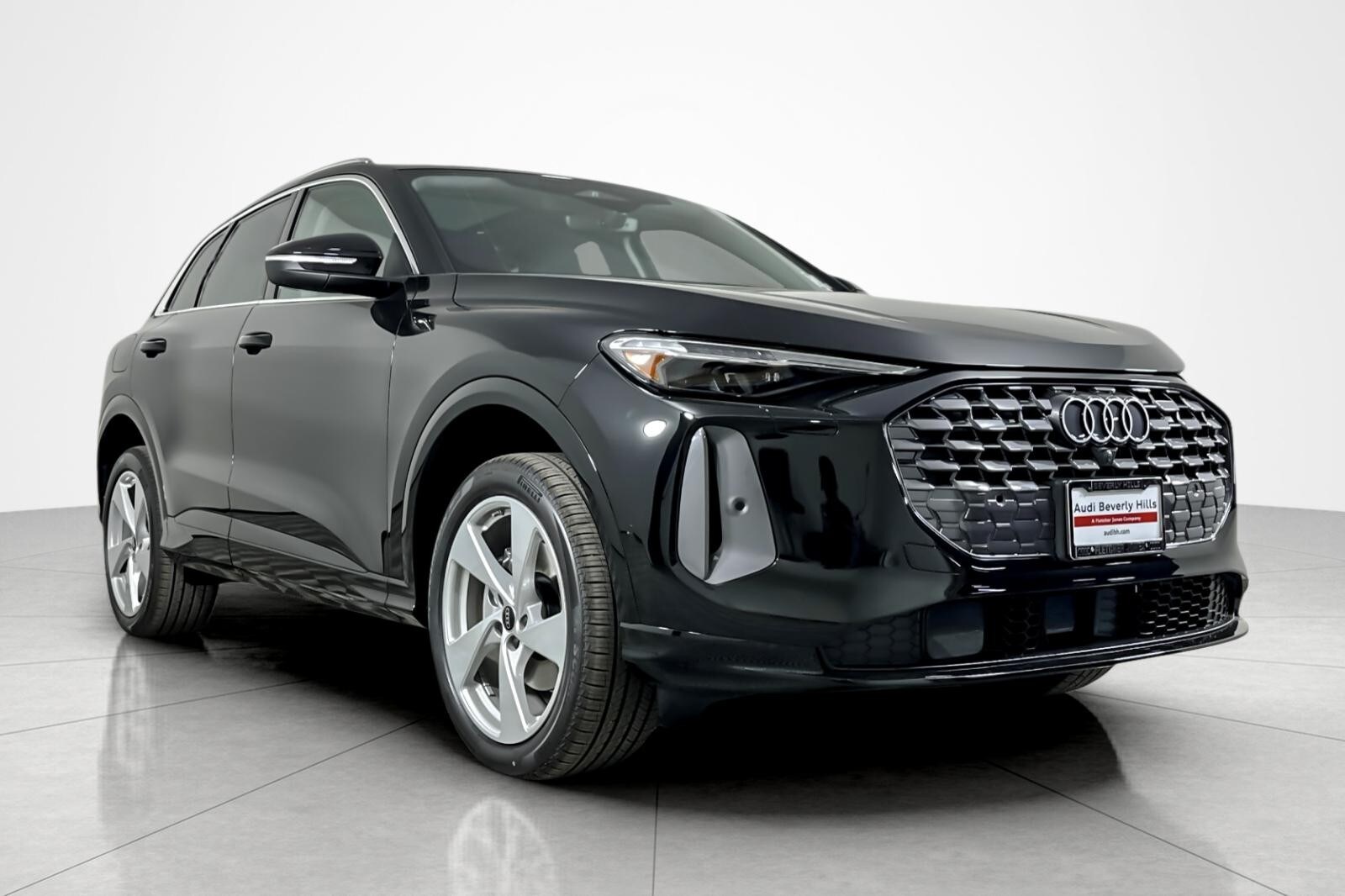 2025 Audi Q5 Premium Plus TFSI photo 2
