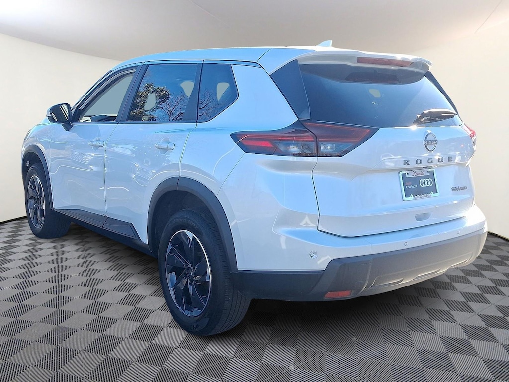 Used 2024 Nissan Rogue SV SUV