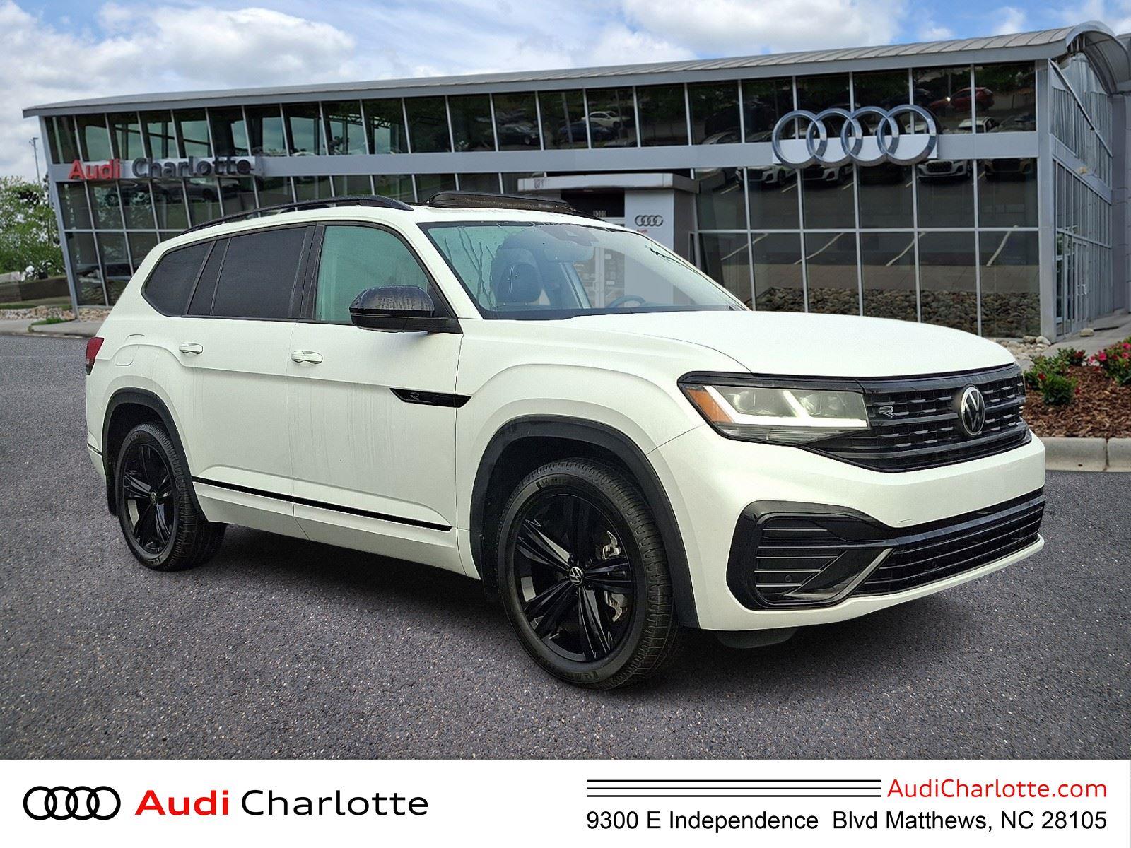 2022 Volkswagen Atlas SEL R-Line Black's photo