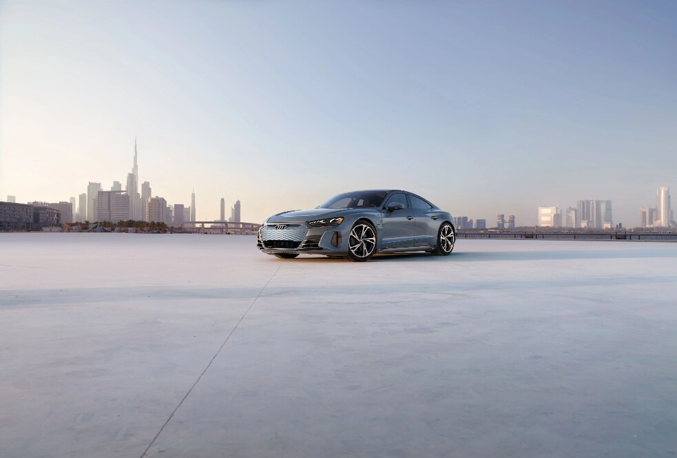 MY23 - e-tron GT - Front - Parked (1) - edit-983x666.jpg