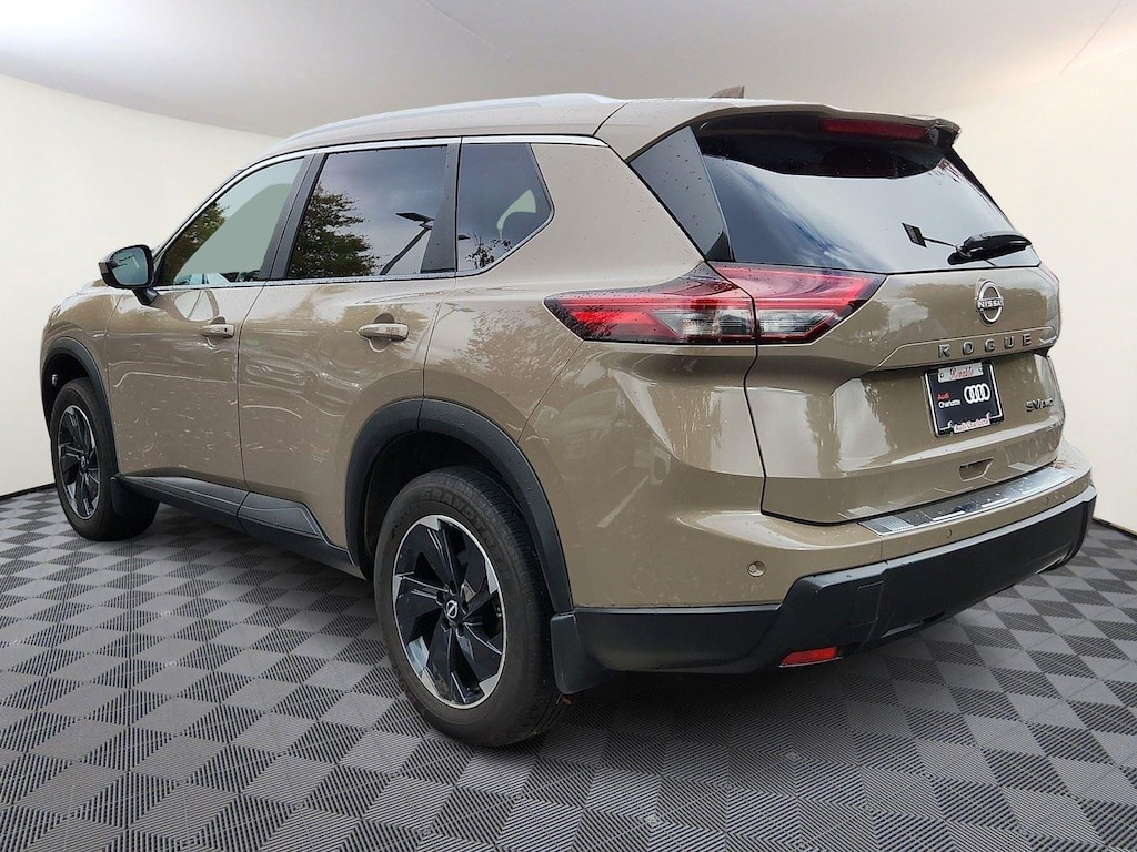 Used 2024 Nissan Rogue SV SUV