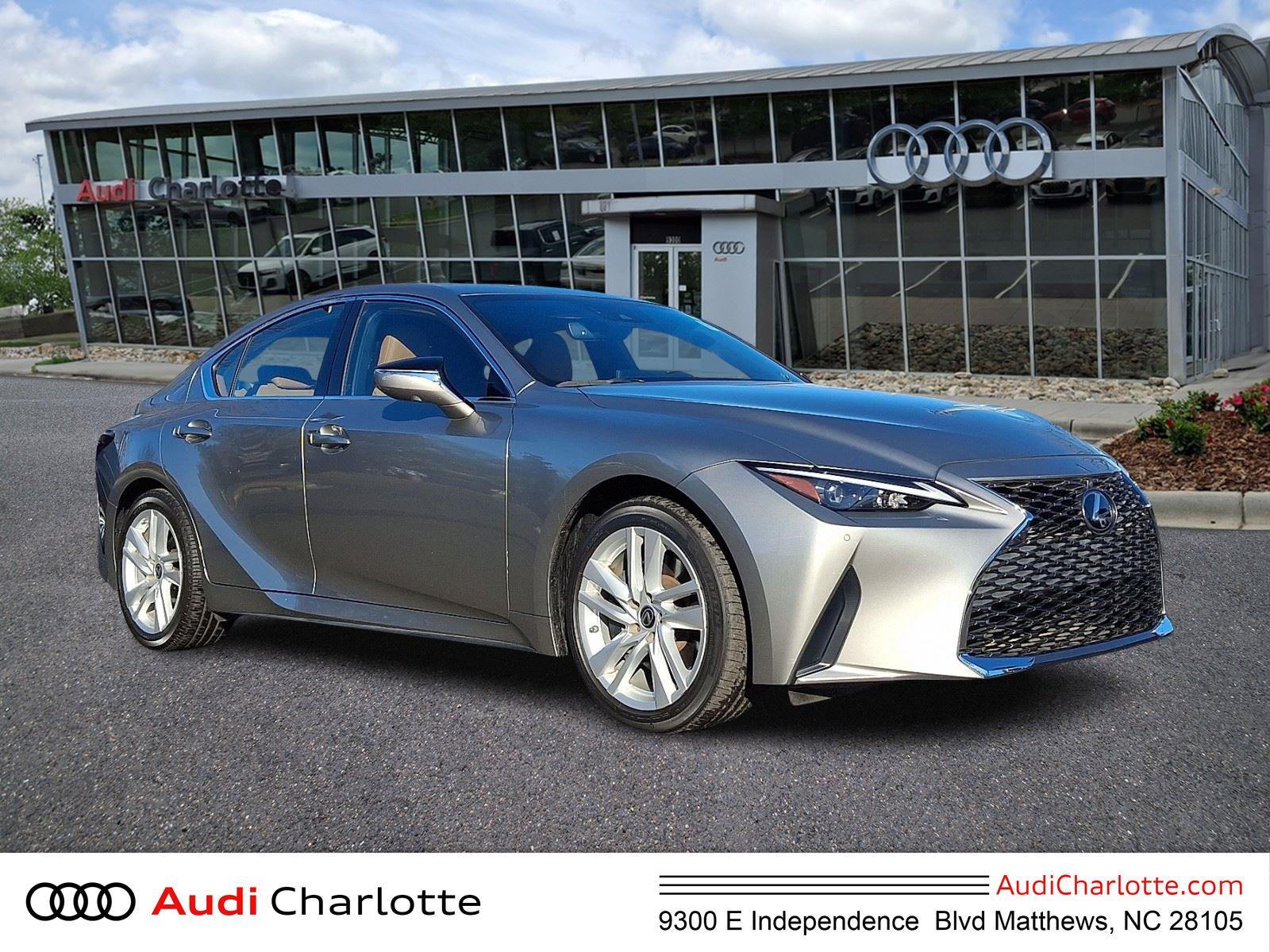 2021 Lexus IS 300's photo