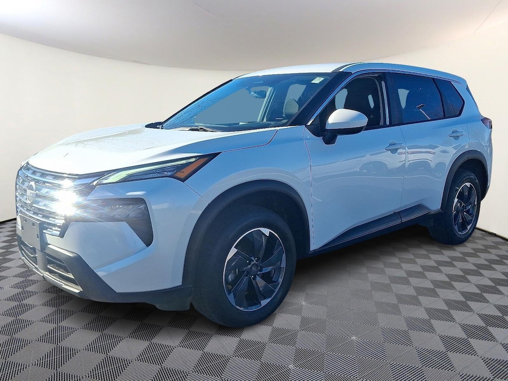 Used 2024 Nissan Rogue SV SUV