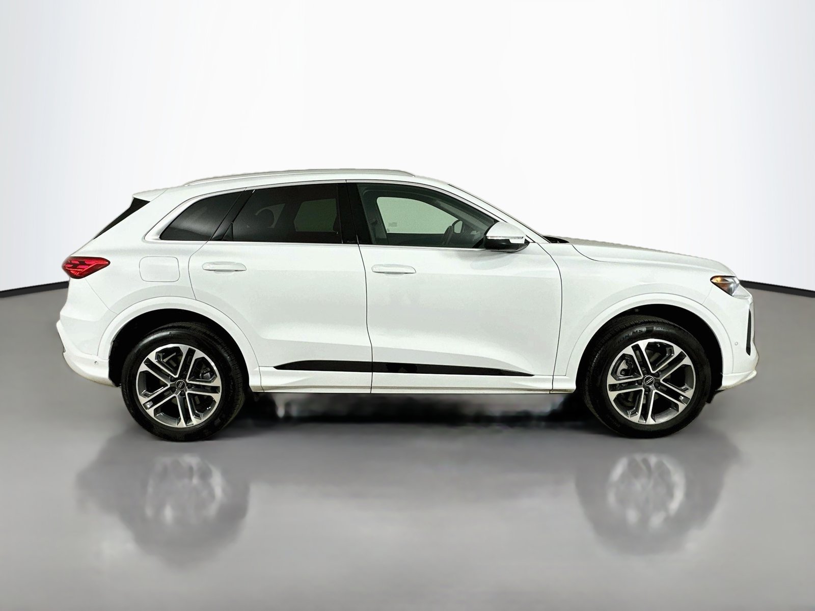 Certified 2025 Audi Q5 2.0T Premium SUV