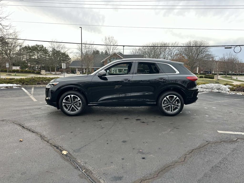 New 2025 Audi Q5 2.0T Premium SUV
