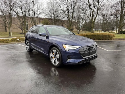 2022 Audi e-tron Premium Plus SUV