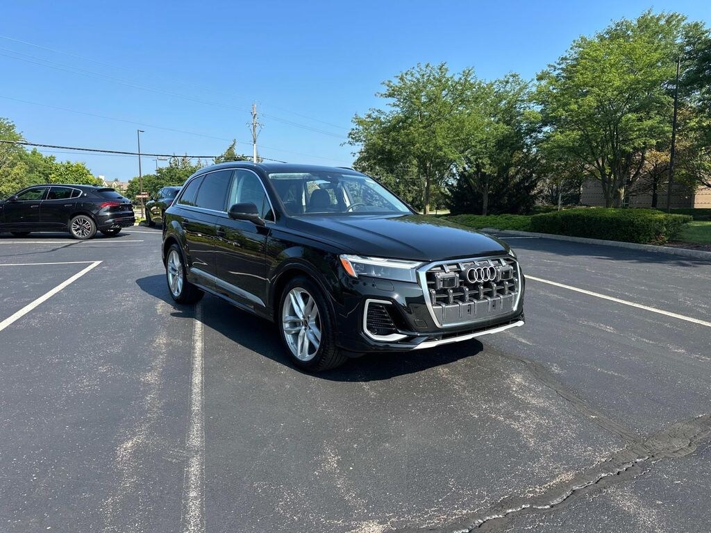 New 2025 Audi Q7 55 Premium Plus SUV