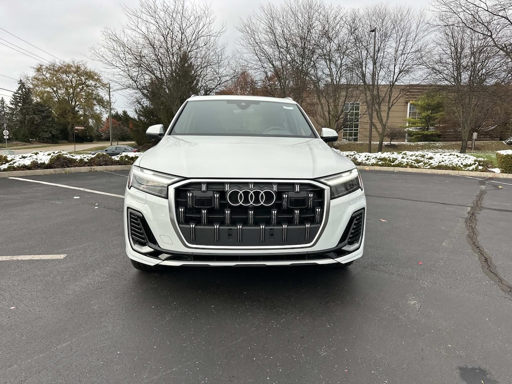 New 2025 Audi Q7 55 Premium Plus SUV