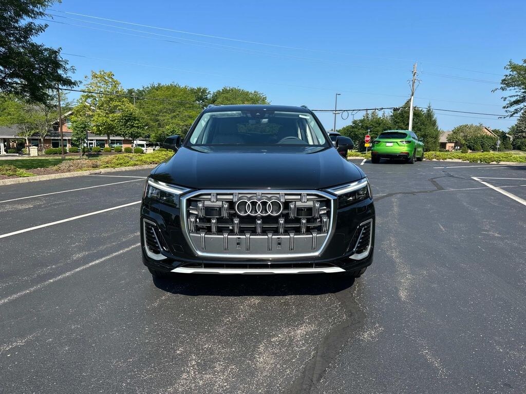 New 2025 Audi Q7 55 Premium Plus SUV