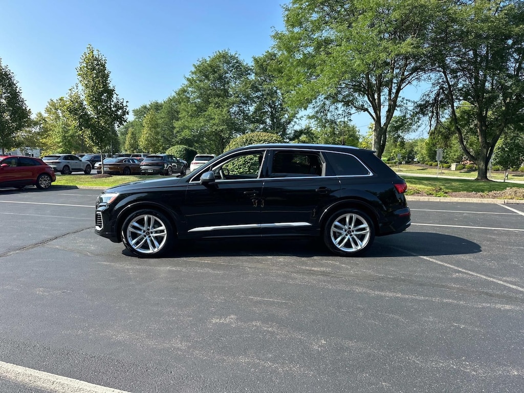 New 2025 Audi Q7 55 Premium Plus SUV