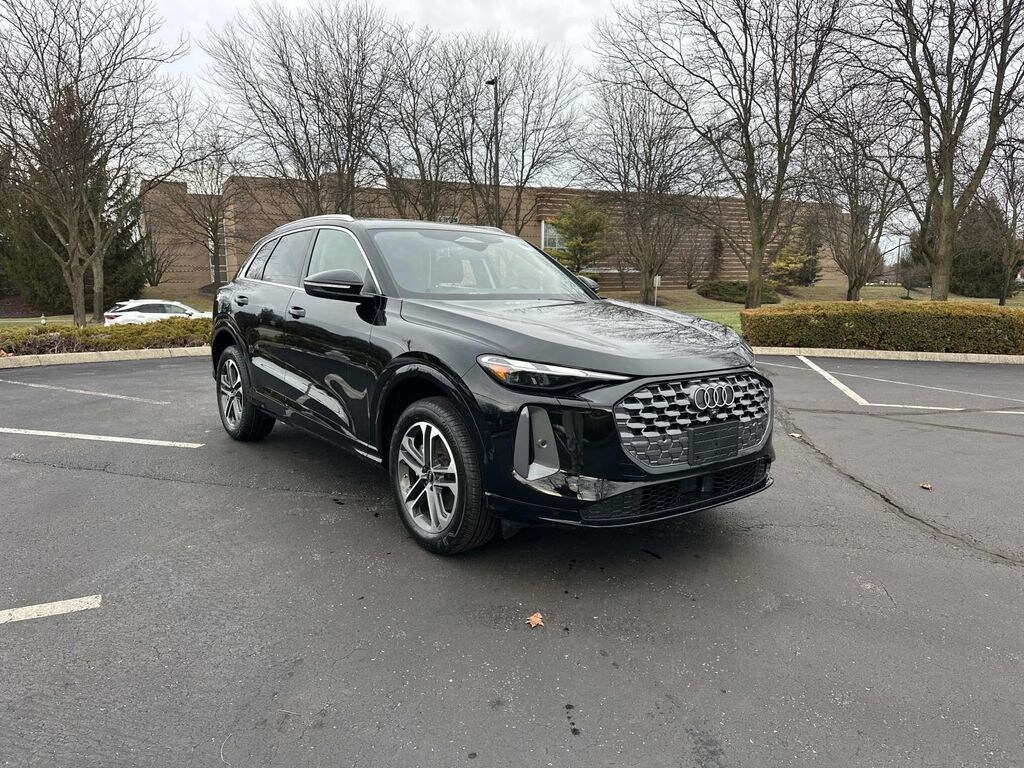 New 2025 Audi Q5 2.0T Premium SUV