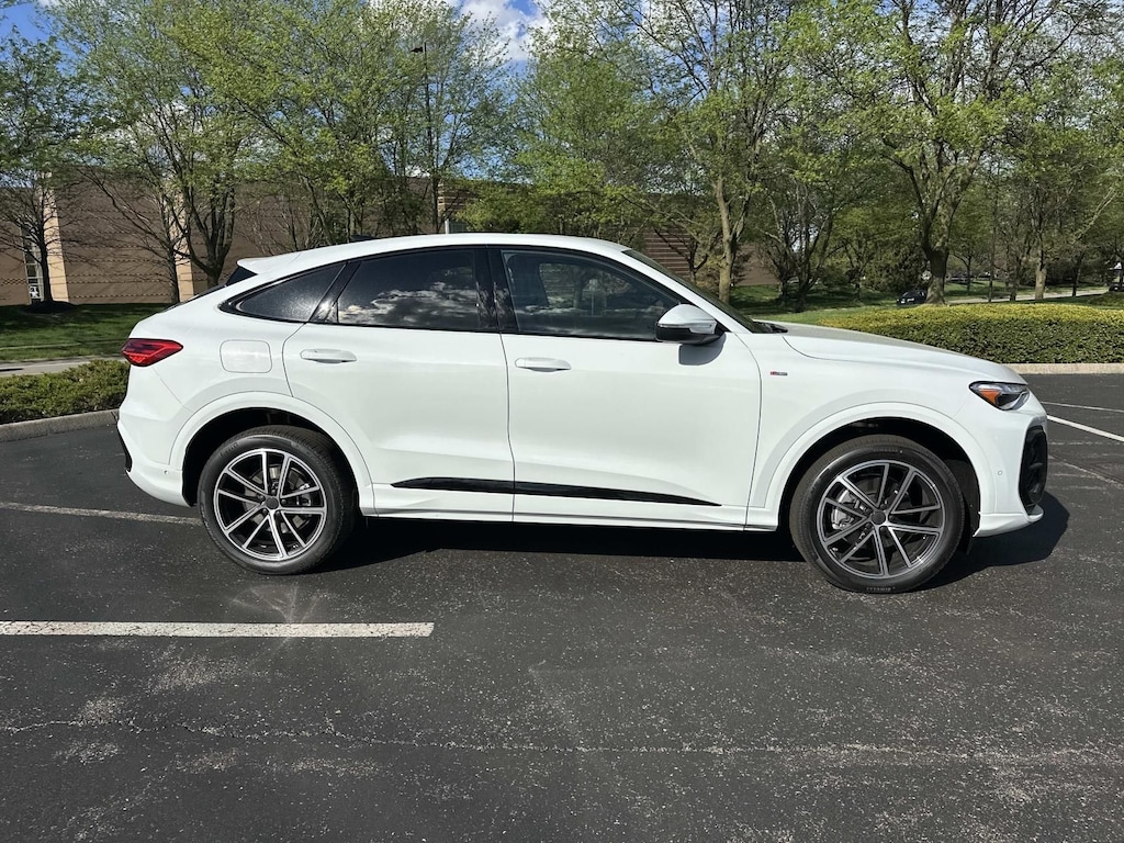 New 2026 Audi Q5 2.0T Premium Plus SUV