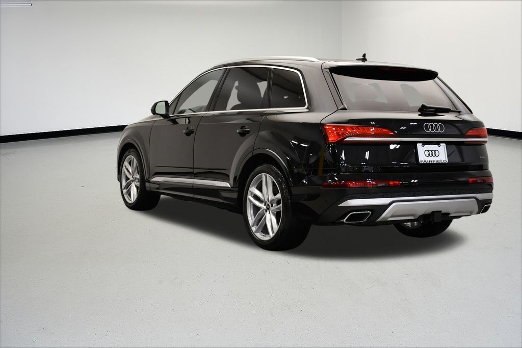 2025 Audi Q7 55 Premium photo 2