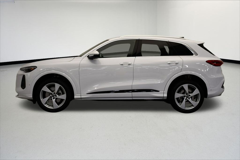 New 2025 Audi Q5 2.0T Premium SUV