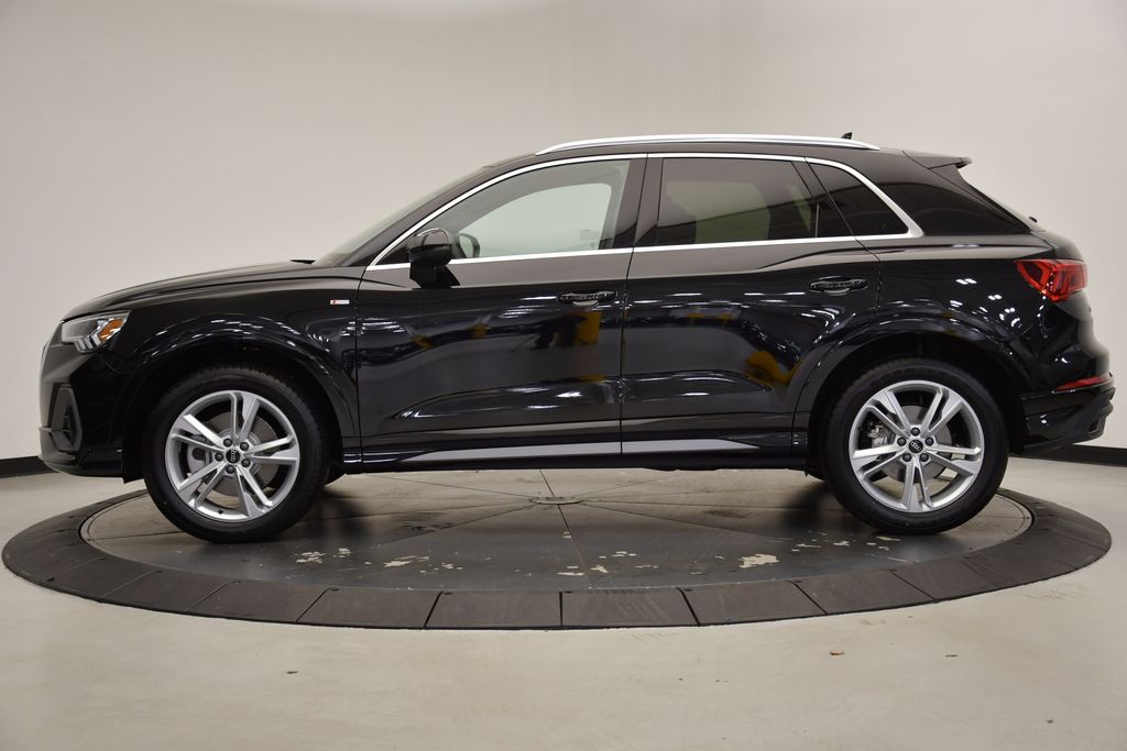 2024 Audi Q3 Premium Plus photo 2