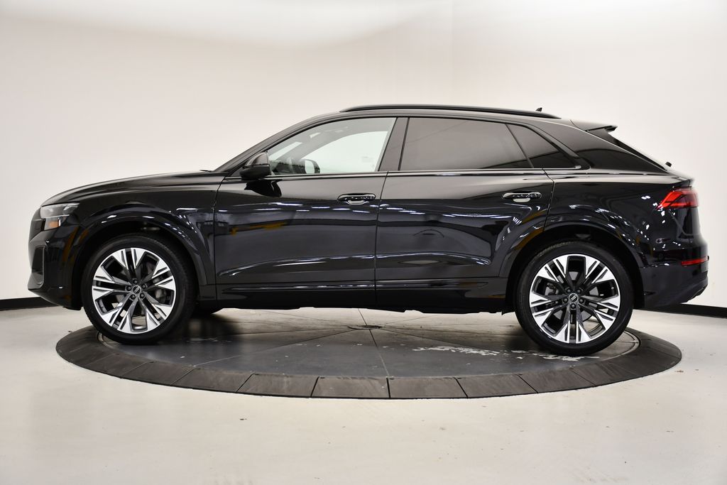 2024 Audi Q8 55 Premium photo 2
