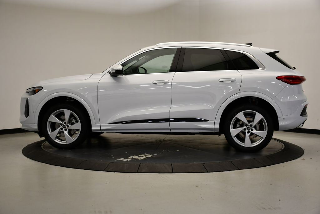 2025 Audi Q5 Premium Plus photo 2