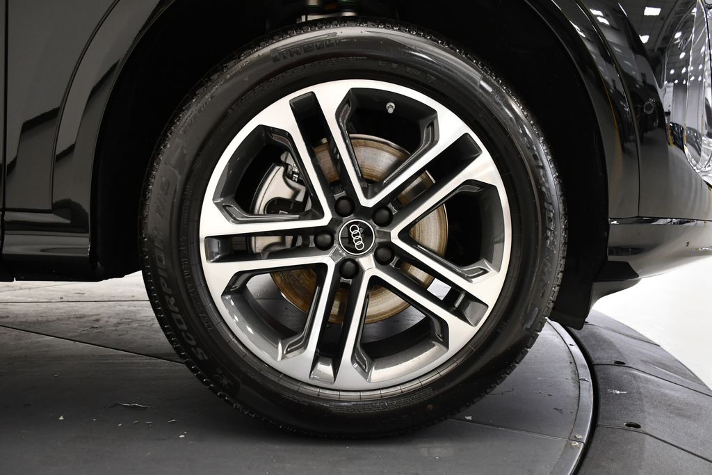 2025 Audi Q5 Premium - Photo 16