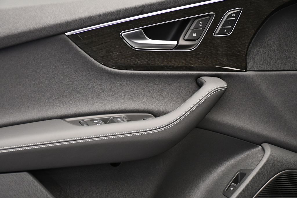 2025 Audi Q7 Premium Plus - Photo 33