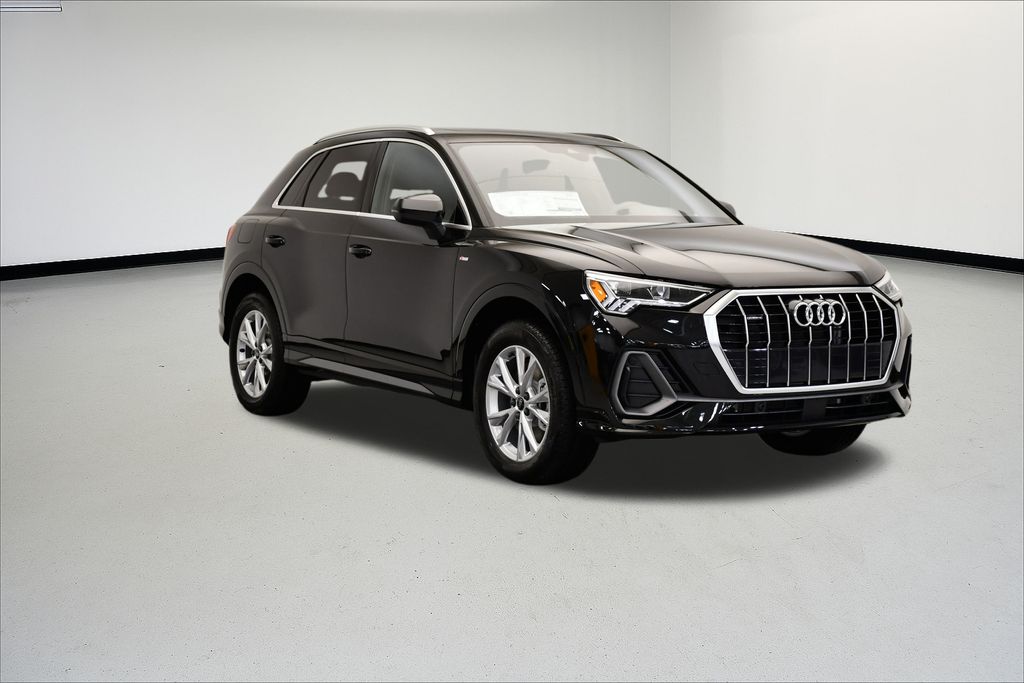 2025 Audi Q3 45 S line Premium photo 6