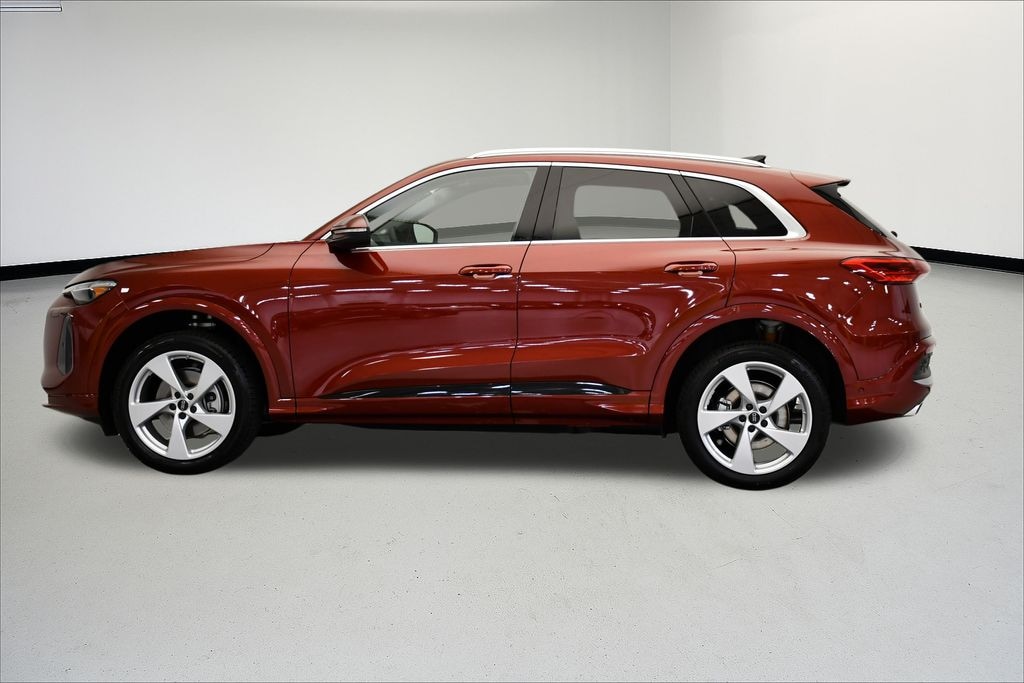 New 2025 Audi Q5 2.0T Premium SUV