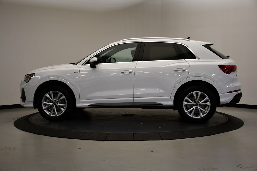 2025 Audi Q3 45 TFSI S line Premium photo 2