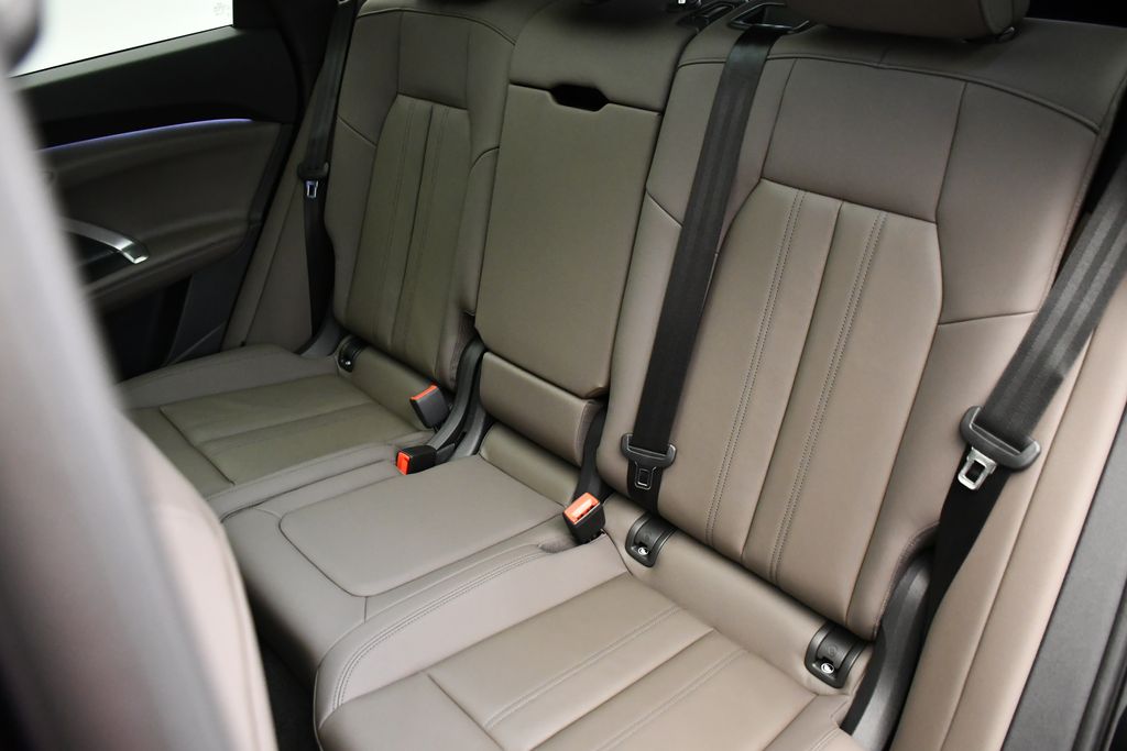 2025 Audi Q5 Premium - Photo 42
