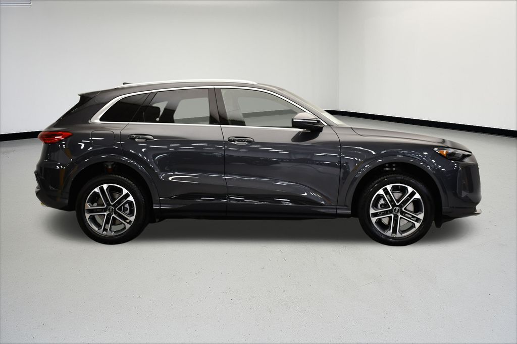 2025 Audi Q5 2.0T Premium photo 5