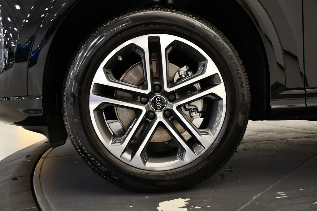 2025 Audi Q5 Premium - Photo 13