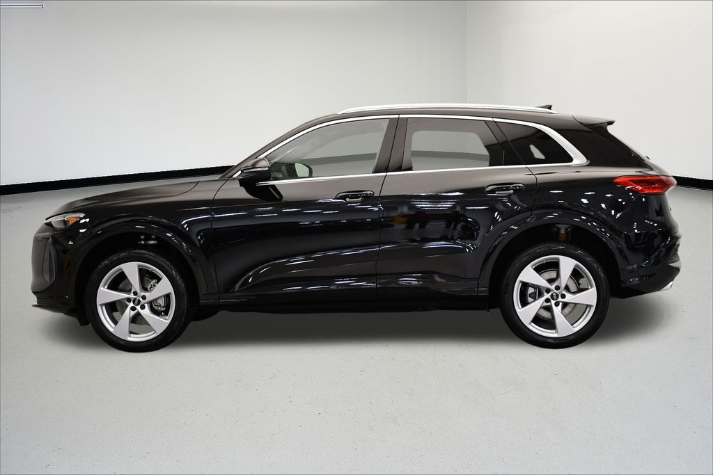 New 2025 Audi Q5 2.0T Premium SUV