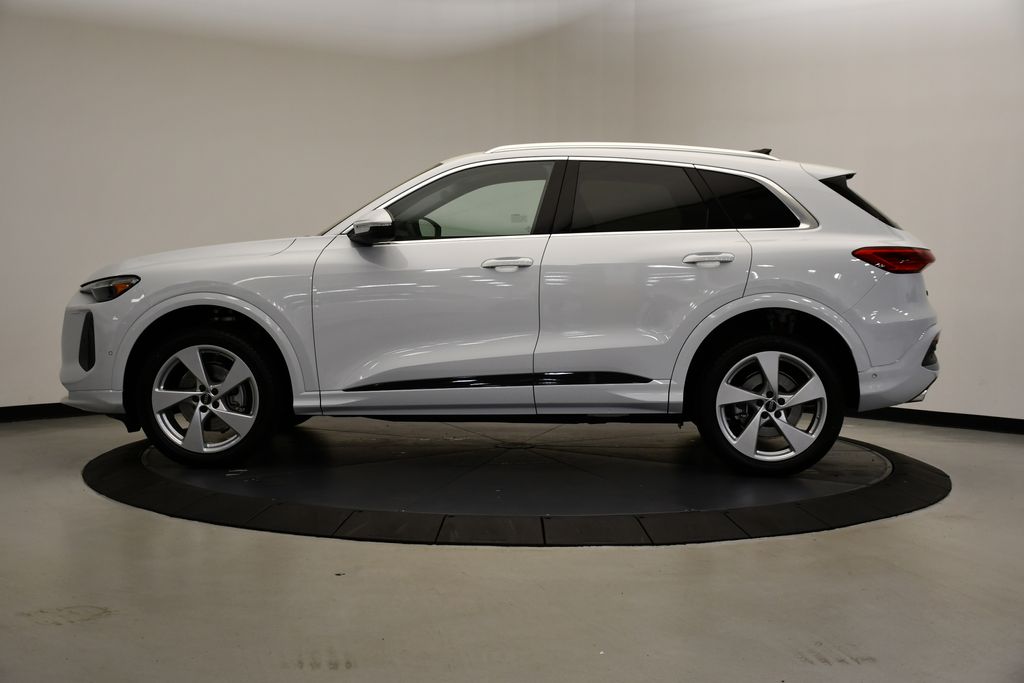 2025 Audi Q5 2.0T Premium Plus photo 2