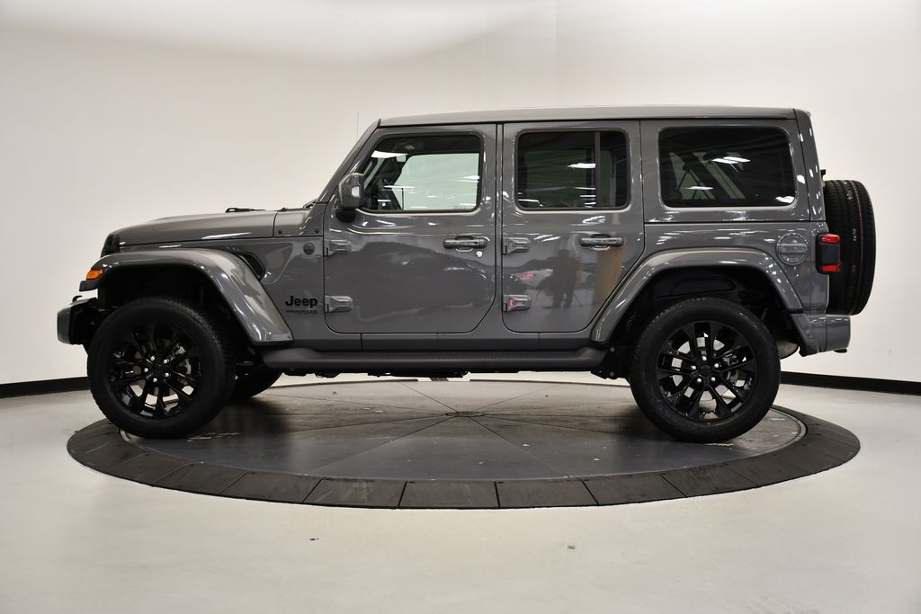 2022 Jeep Wrangler Unlimited Sahara photo 2
