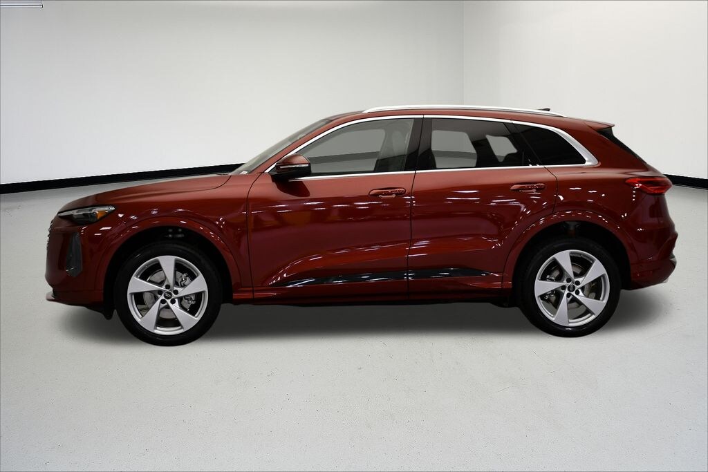 New 2025 Audi Q5 2.0T Premium SUV